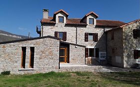 Auberge De Jeunesse Hi Millau La Maladrerie